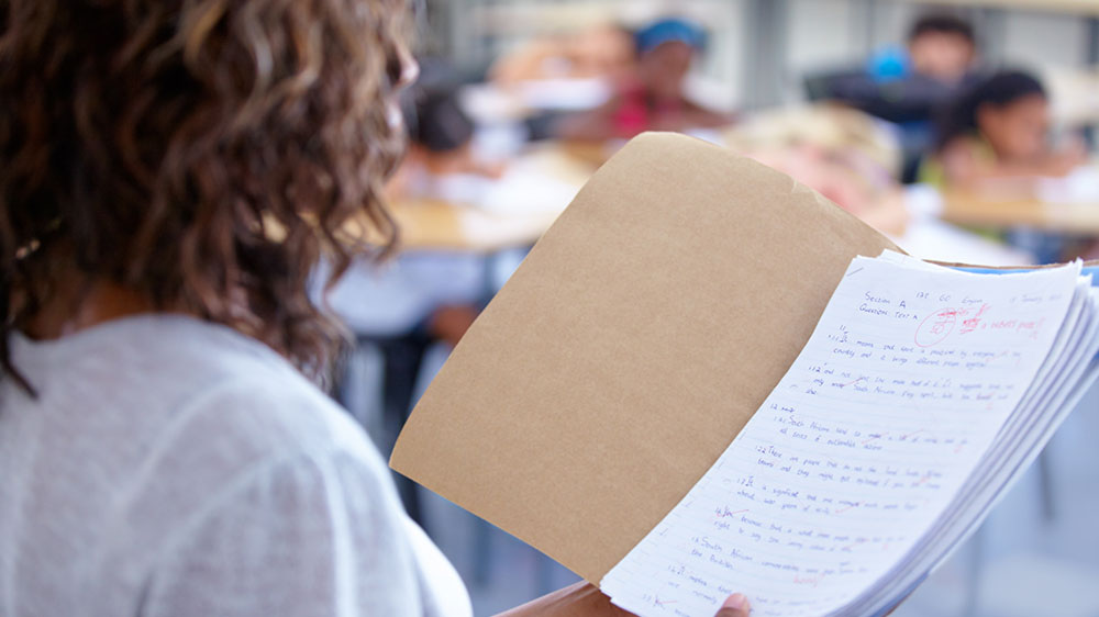 Skola_Vem-sätter-betyg-när-en-elev-byter-skola-under-terminen.jpg